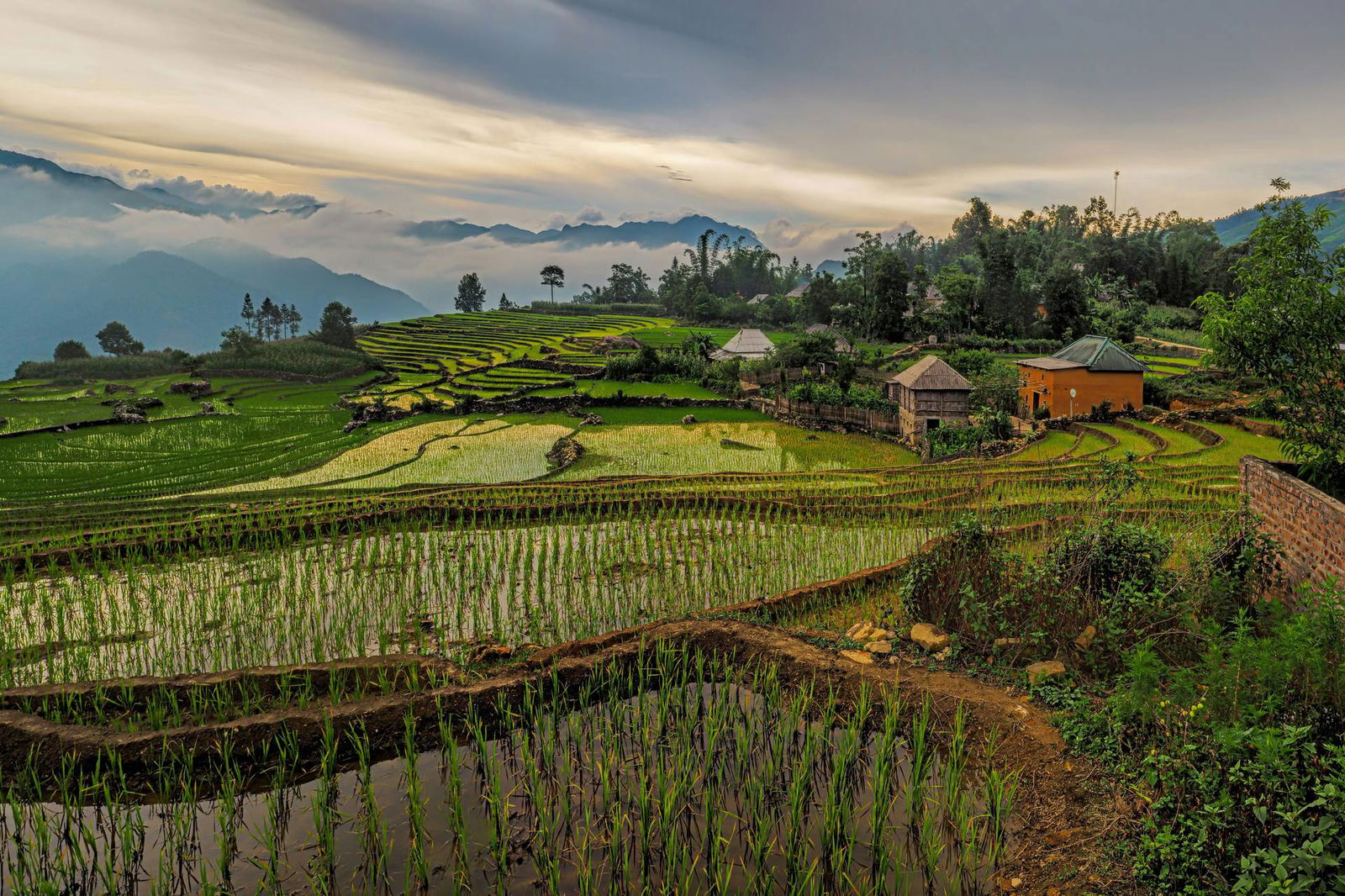 Circuit L'essence de l'Orient : de la baie d'Halong aux terres sacrées du Laos ****